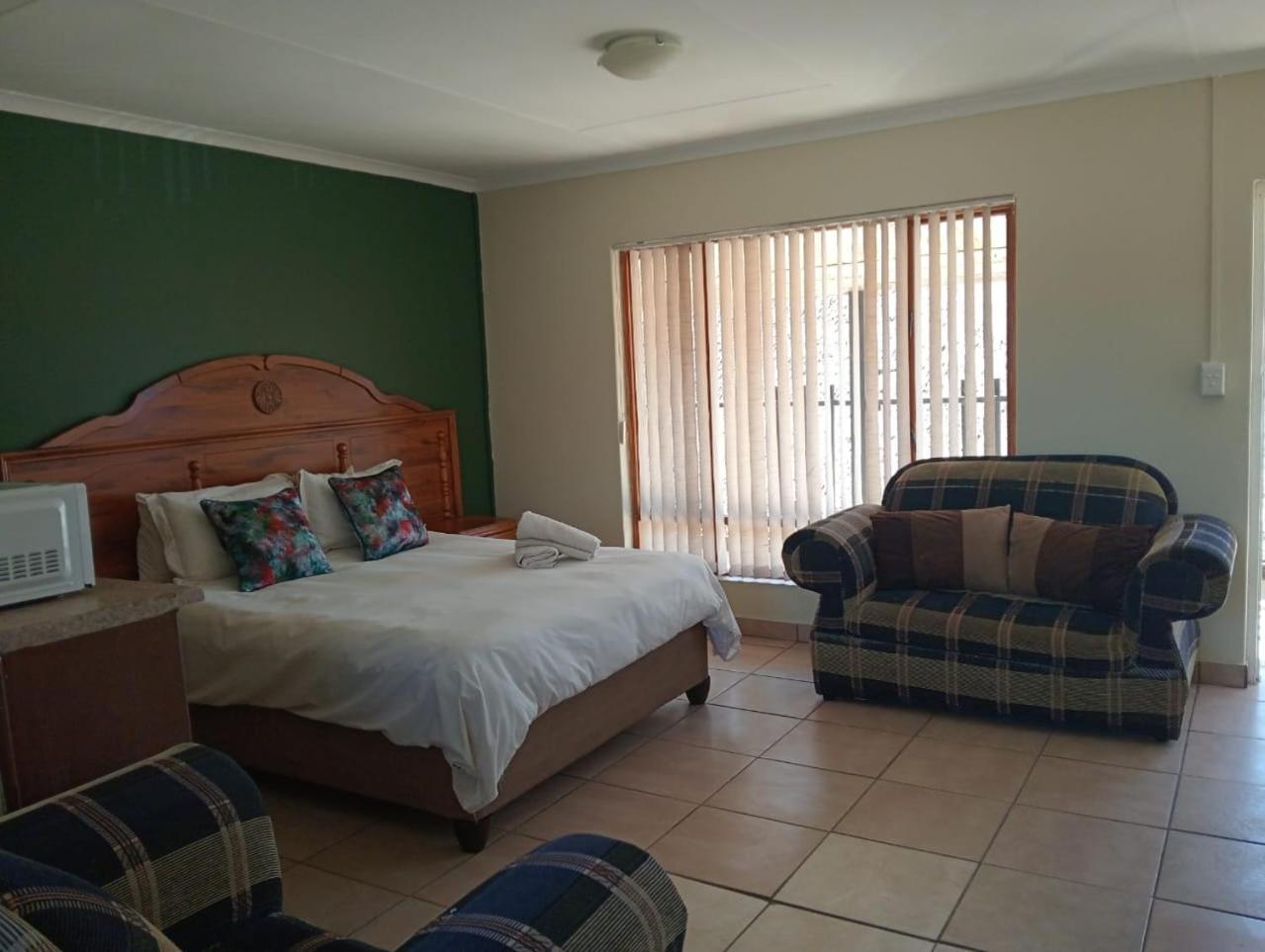 Villa De La Rosa Klerksdorp Exterior photo