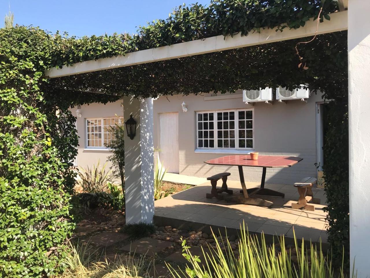 Villa De La Rosa Klerksdorp Exterior photo